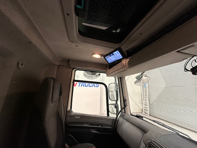 DAF  CF 290 6×2 Rear Steer Fridge Box