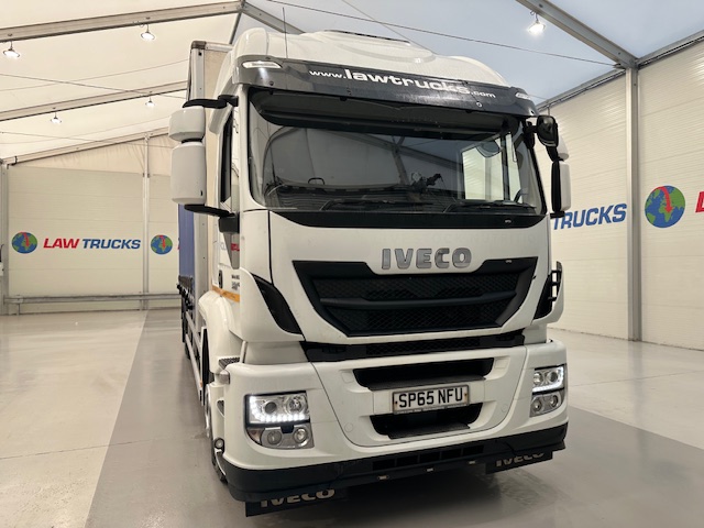 Iveco Stralis 360 6×2 Rear Steer Curtainsider