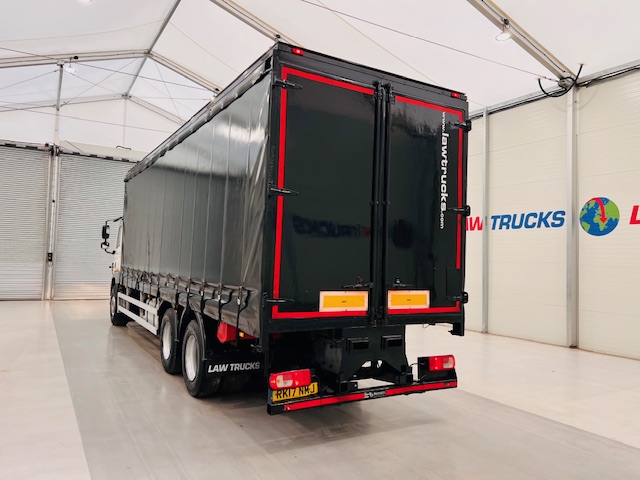 DAF CF 330 6×2 Rear Lift Sleeper Cab Curtainsider
