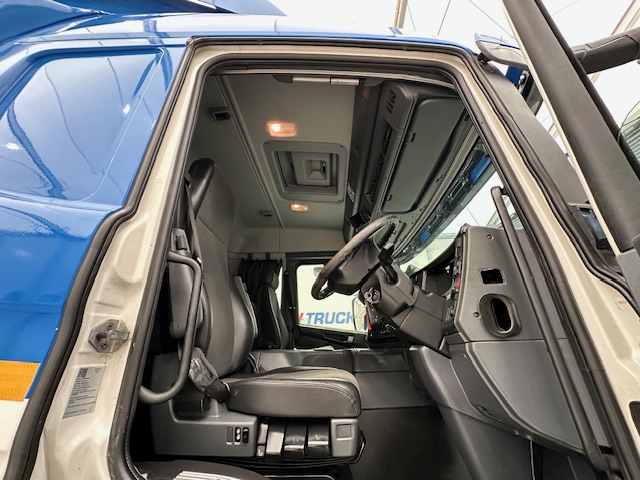 Scania P250 4×2 Sleeper Cab Fridge Box