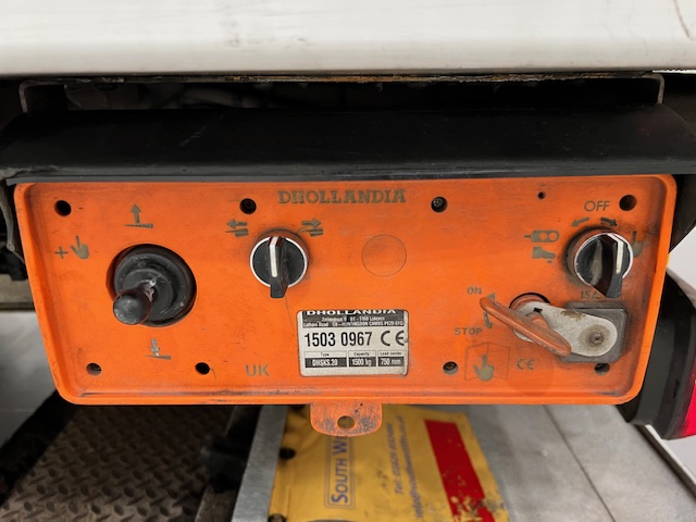 Mercedes Antos 1827 Day Cab Fridge Box