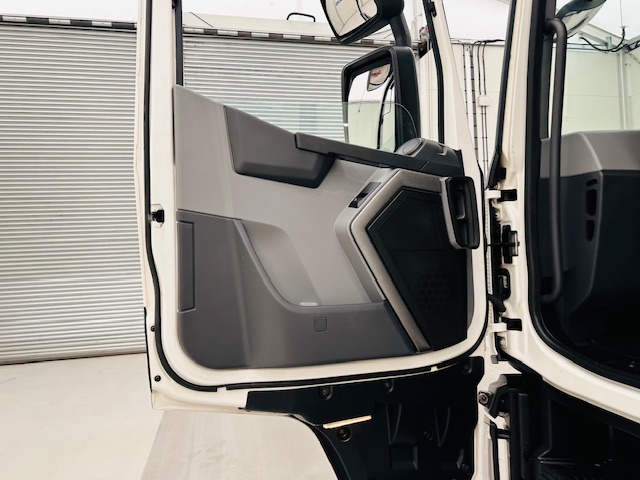 Renault T460 6×2 Midlift Tractor Unit