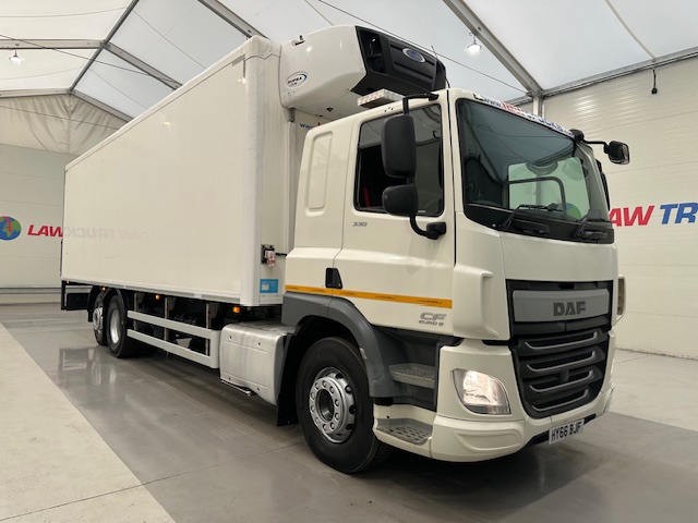 DAF CF 330 6×2 Sleeper Cab Fridge Box
