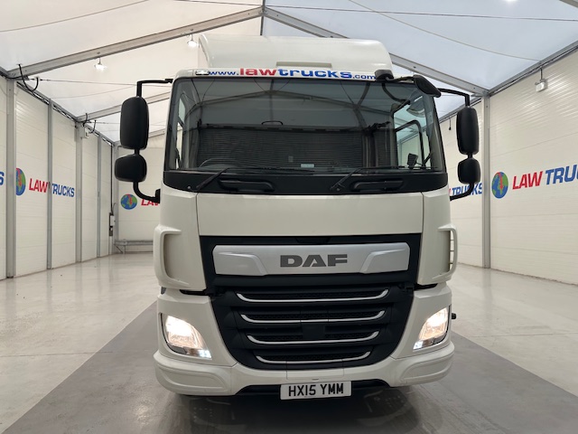 DAF CF 330 6×2 Rear Lift Sleeper Cab Flatbed
