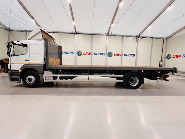 Mercedes Axor 1824 Sleeper Cab Flatbed