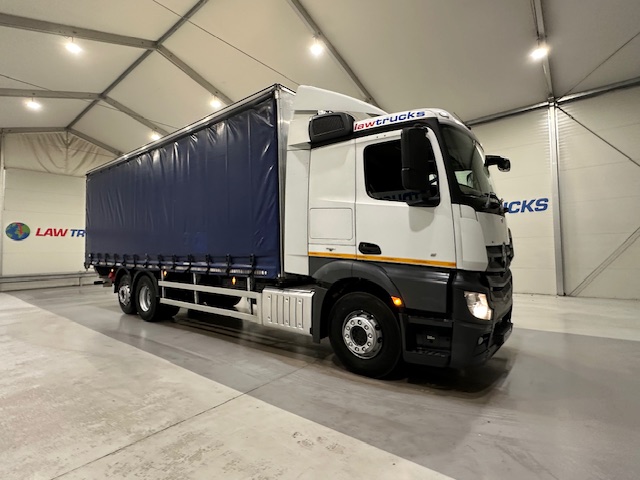 Mercedes Actros 2530 6×2 Sleeper Cab Curtainsider