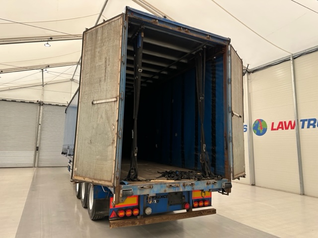 SDC Tri Axle Curtainsider Trailer