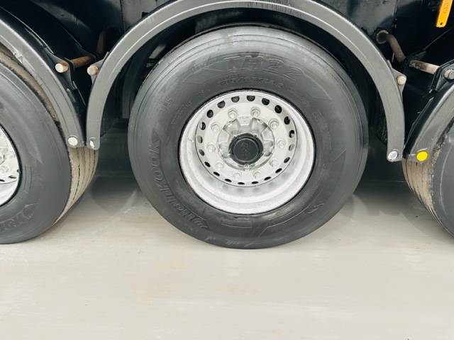 Montracon Tri Axle Curtainsider Trailer