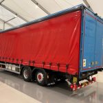 Mercedes Actros 2530 6×2 Sleeper Cab Curtainsider - thumbnail