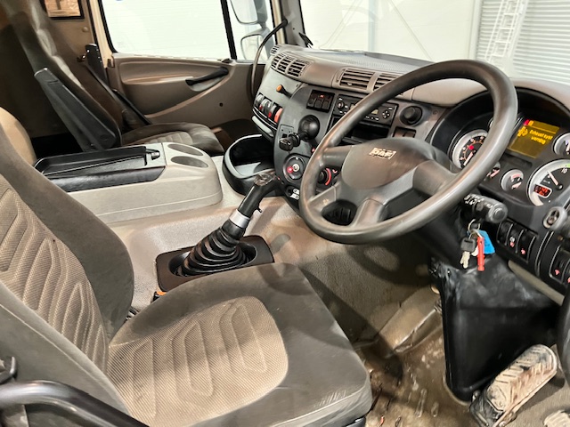 DAF CF85 410 8×4 Day Cab Steel Tipper Grab