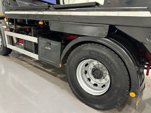 DAF LF 220 Day Cab Skip Loader