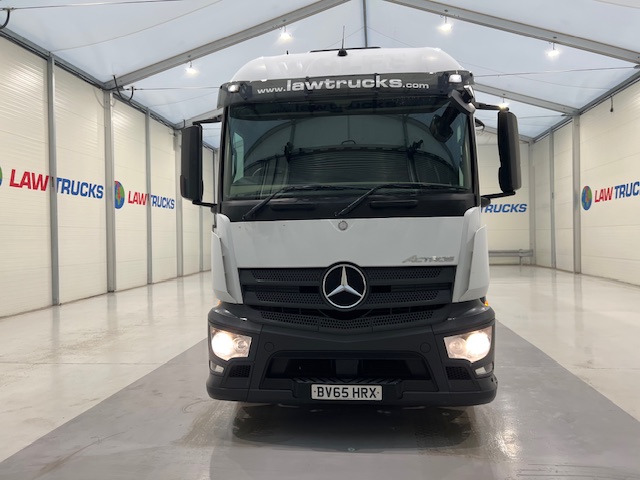 Mercedes Actros 1824 4×2 Sleeper Cab Box Van