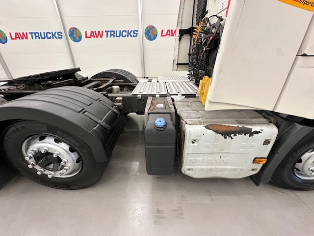 Volvo FH 460 6×2 Midlift Tractor Unit
