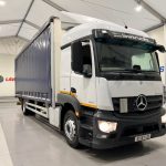 Mercedes Actros 1824 Sleeper Cab Curtainsider - thumbnail