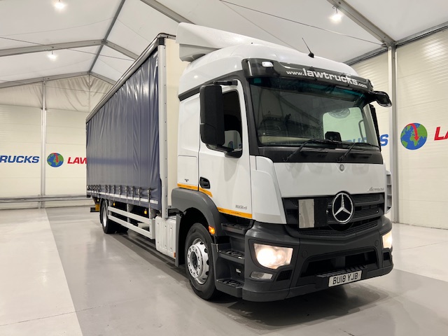 Mercedes Actros 1824 Sleeper Cab Curtainsider