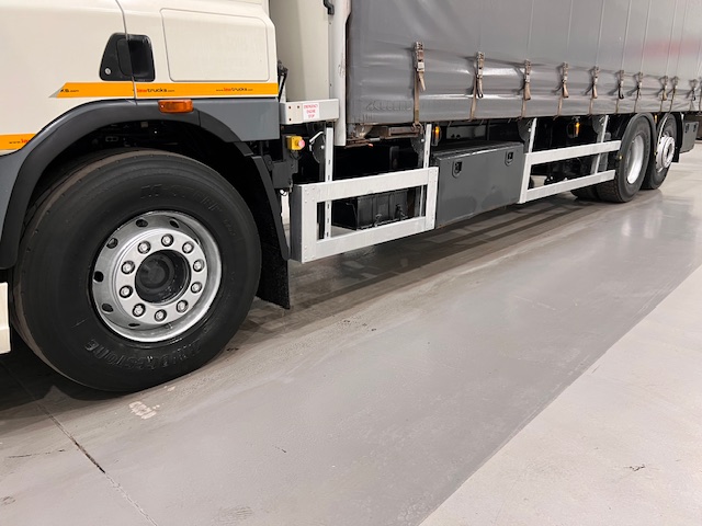DAF CF75 310 Rear Lift Sleeper Cab Curtainsider