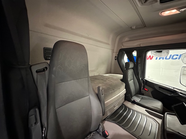 Scania G410 4×2 Sleeper Cab Tractor Unit