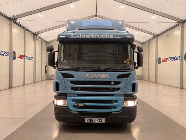 Scania P320 6×2 10 Tyre Rear Lift Insulated Box Van