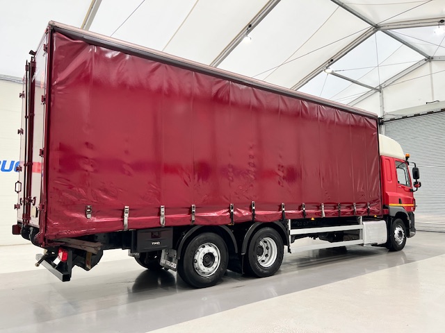 DAF CF 290 6×2 Rear Lift Sleeper Cab Curtainsider