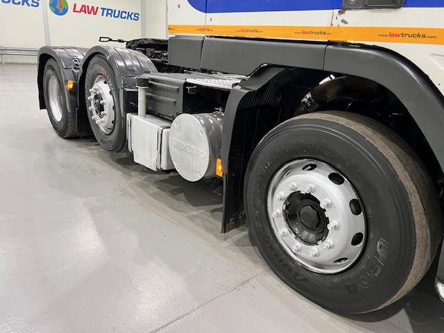 Volvo FM12 420 6×2 Midlift Tractor Unit Manual