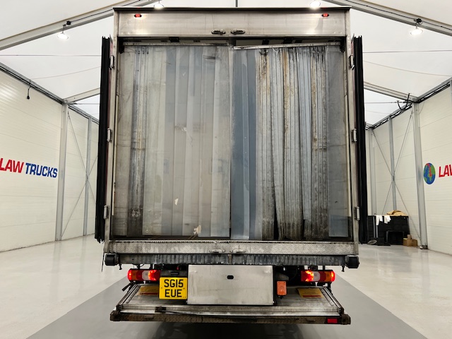 Mercedes Antos 1827 Day Cab Fridge Box