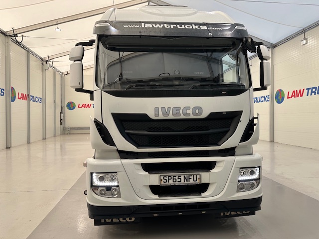 Iveco Stralis 360 6×2 Rear Steer Curtainsider