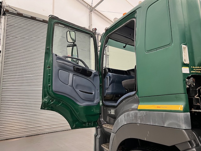 Hino 3241 700 8×4 Sleeper Cab Steel Tipper