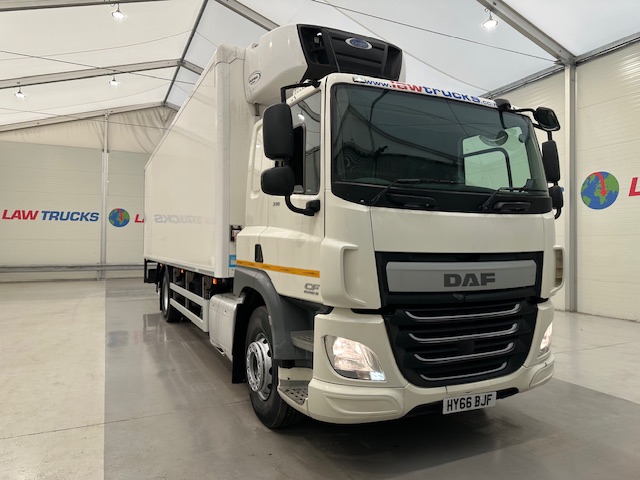 DAF CF 330 6×2 Sleeper Cab Fridge Box