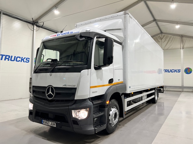Mercedes Actros 1824 4×2 Sleeper Cab Box Van