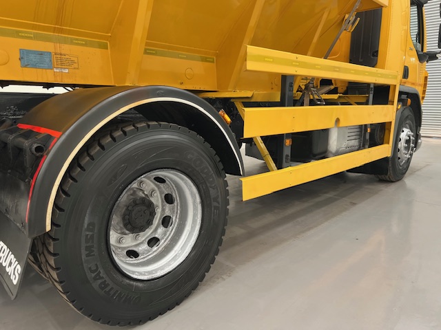 DAF LF 250 4×2 Sleeper Cab Gritter