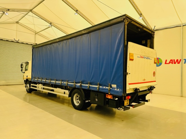 DAF CF65 250 Sleeper Cab Curtainsider