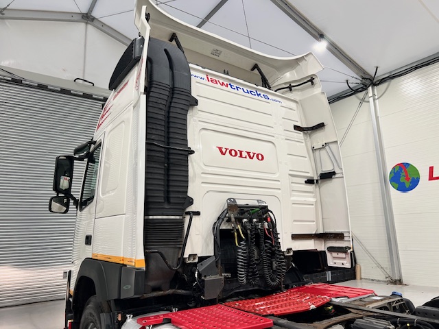 Volvo FM 450 6×2 Midlift Tractor Unit