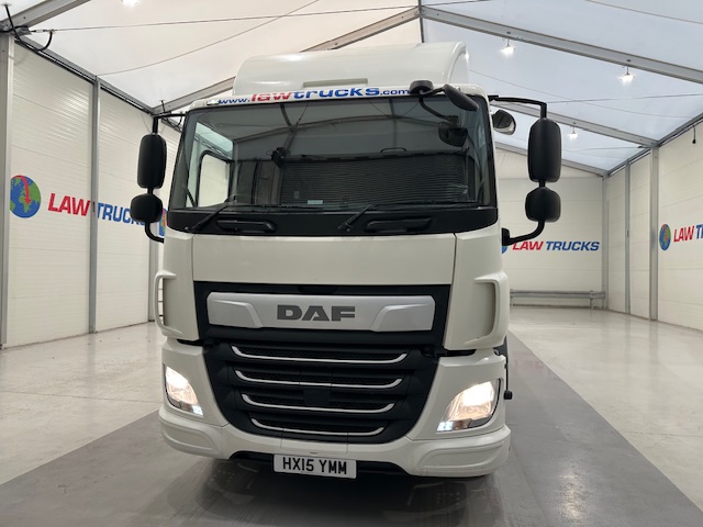 DAF CF 330 6×2 Rear Lift Sleeper Cab Flatbed