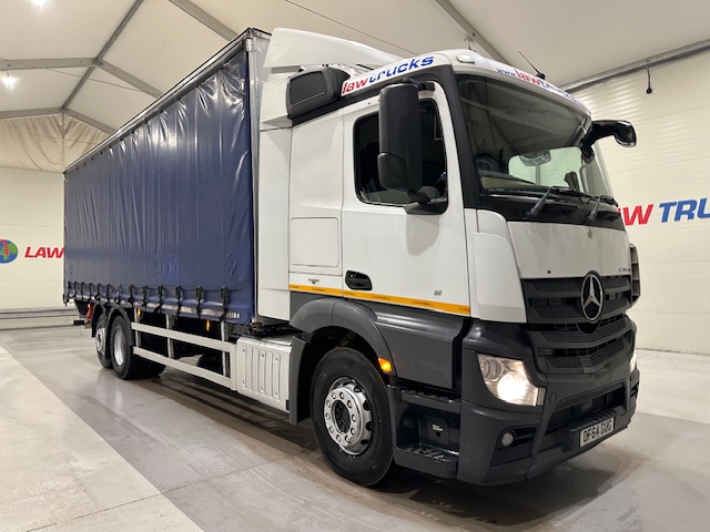 Mercedes Actros 2530 6×2 Sleeper Cab Curtainsider