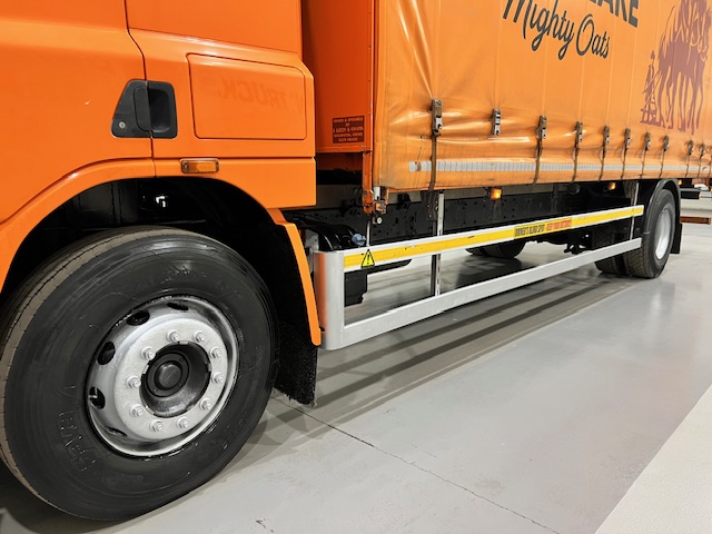 DAF CF65 220 Sleeper Cab Curtainsider