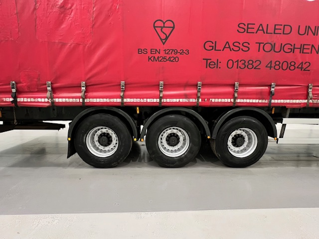 Montracon Tri Axle 4.2m Curtainsider Trailer Moffat Brackets