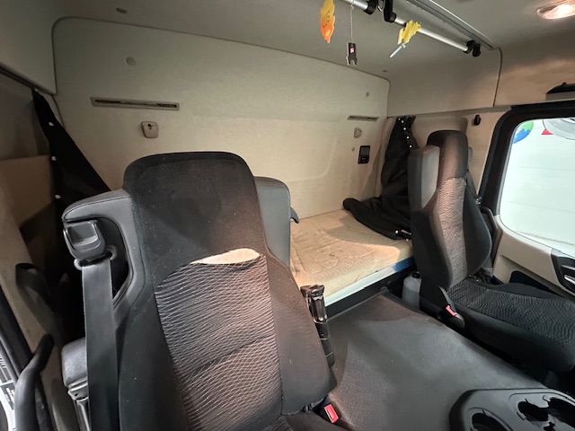 Mercedes Actros 1824 4×2 Sleeper Cab Box Van