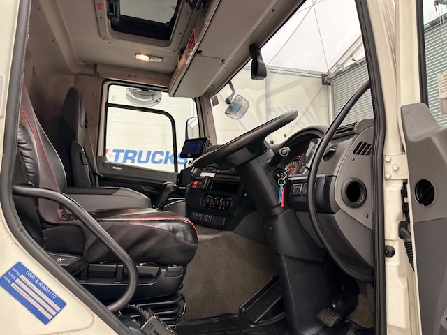 DAF CF 290 6×2 Rear Steer Fridge Box