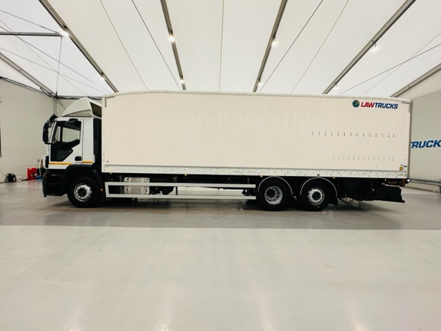 Iveco Stralis 310 Euro 6 6×2 Box Van
