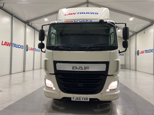 DAF CF 250 4×2 Sleeper Cab Curtainsider