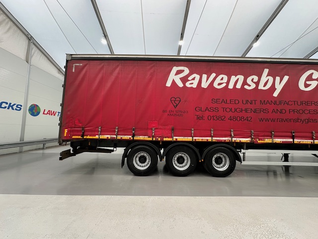 Montracon Tri Axle 4.2m Curtainsider Trailer Moffat Brackets