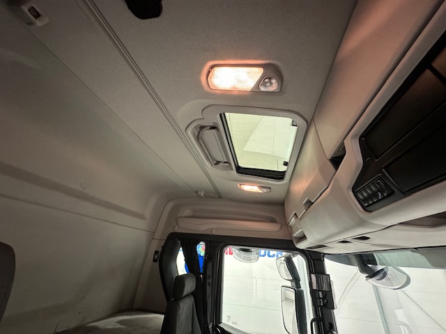 Scania G410 4×2 Sleeper Cab Tractor Unit