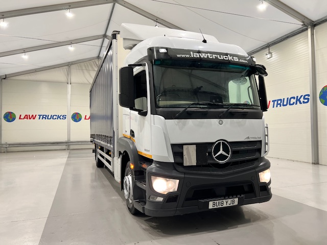 Mercedes Actros 1824 Sleeper Cab Curtainsider