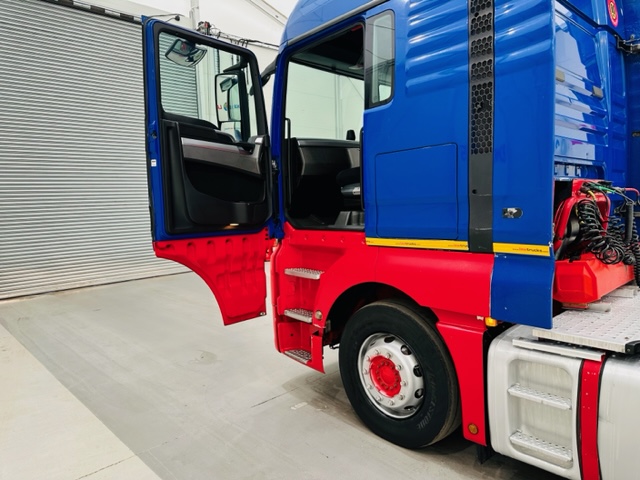 MAN TGX 26.480 6×2 Tractor Unit