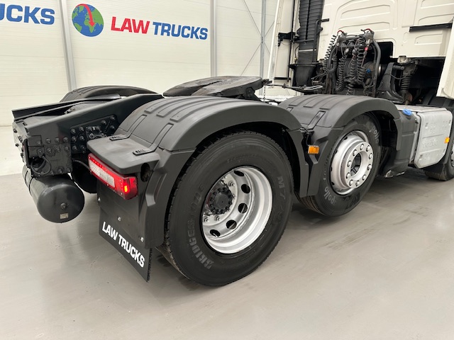 Volvo FH 500 6×2 Midlift Tractor Unit