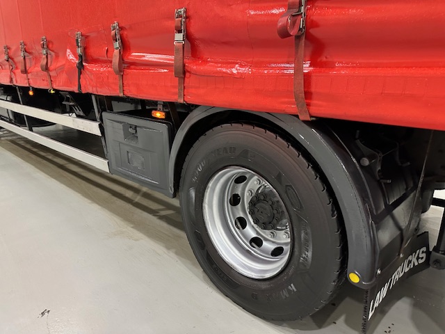 DAF LF 250 Sleeper Cab Curtainsider