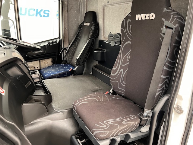 Iveco Stralis 310 AT 6×2 Box Van