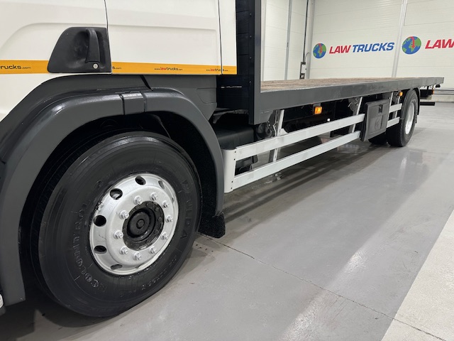 Scania P94 230 4×2 Sleeper Cab Flatbed