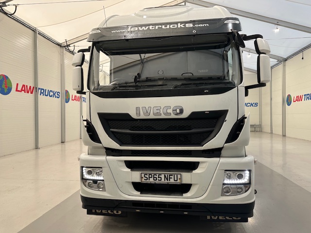Iveco Stralis 360 6×2 Rear Steer Curtainsider