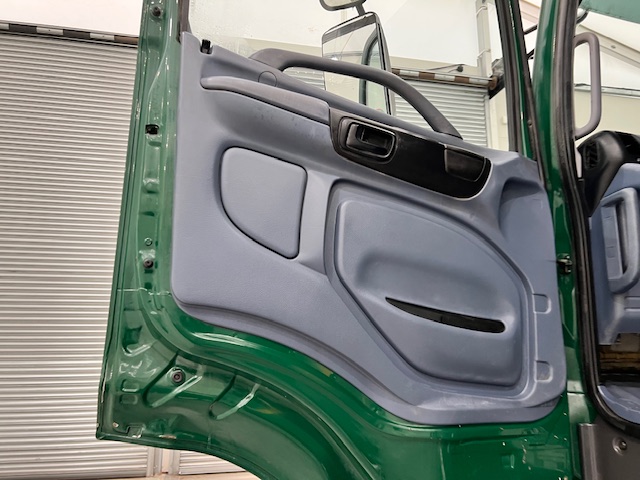Hino 3241 700 8×4 Sleeper Cab Steel Tipper